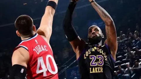 [德甲]孔帕尼惊人一幕，令人难以置信！